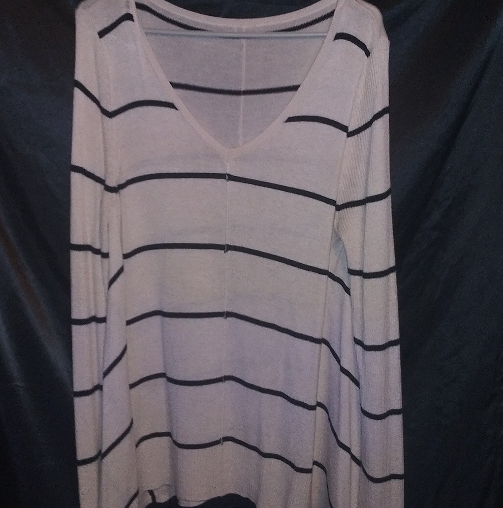 Long sleeve v neck